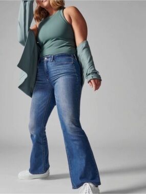 Athleta Sculptek High-Rise Flare Jeans in Medium Blue Size 12